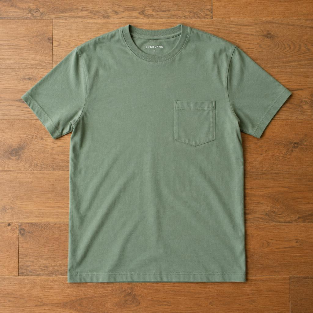 Remera con Bolsillo Verde Salvia